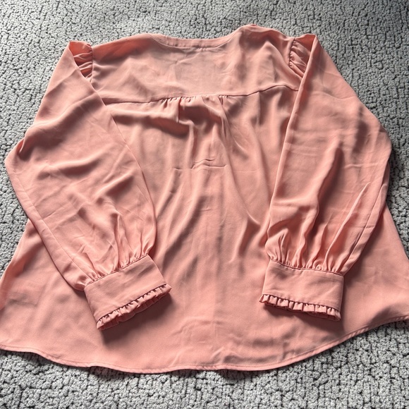 Express Relaxed Portofino Button-Up Blouse - Picture 8 of 9